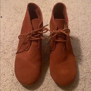 TOMS Desert Wedge Booties